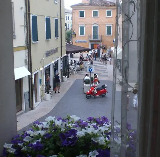 Alojamento de Acomodação e Pequeno-almoço Ca' Ottocento Lazise